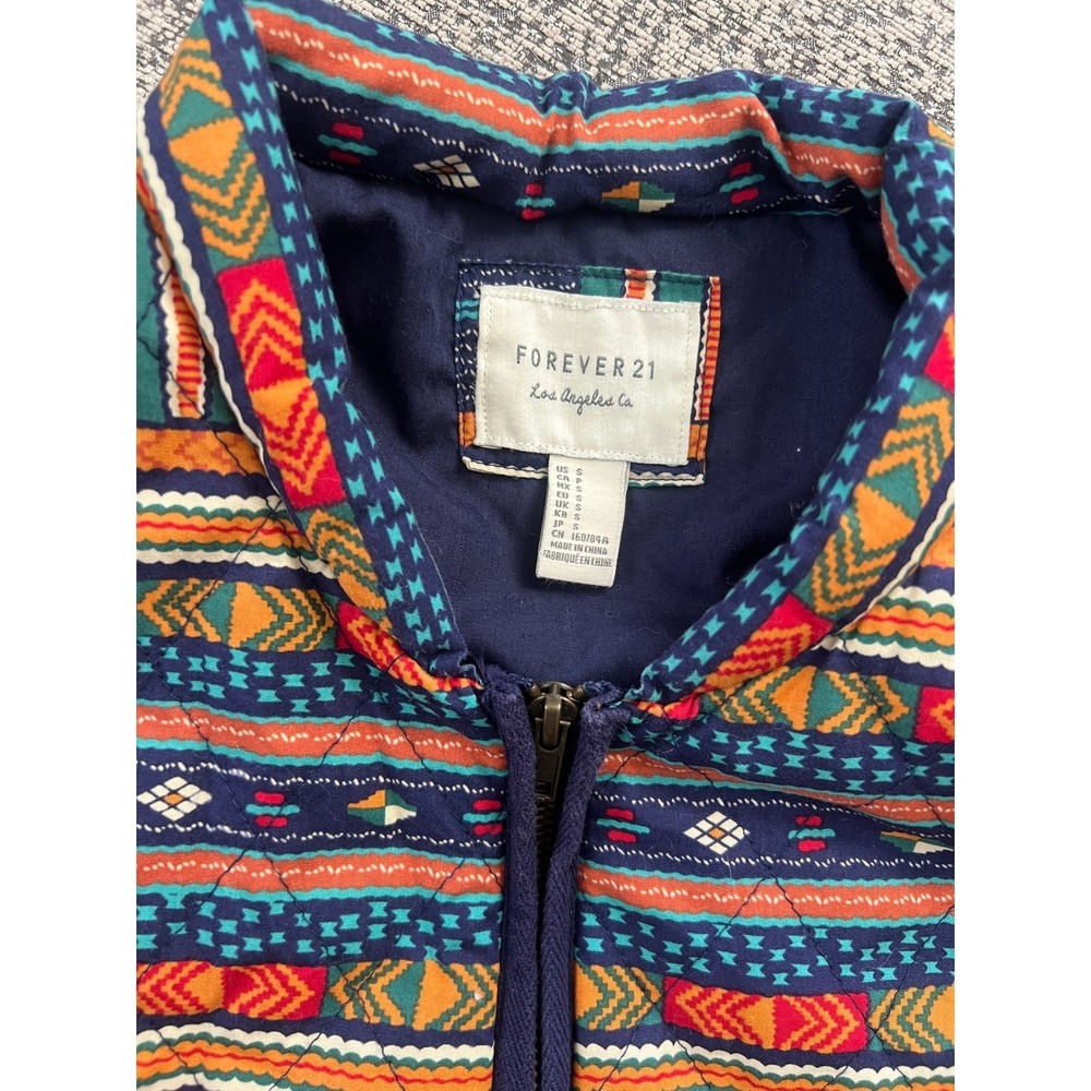 Forever 21 Quilted Jacket Women's Size S Southwestern Aztec Print Zip‎ Up Bomber - Picture 4 of 5
